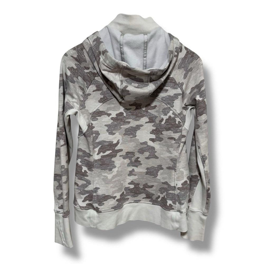 Athleta Women's Triumph Printed Camo Hoodie Jacket Size Medium 18 x 25 - Picture 2 of 6